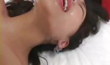 पिकअप कलाकारों ने एक लड़की को एक blowjob के लिए राजी सेक्सी इंग्लिश वीडियो मूवी किया