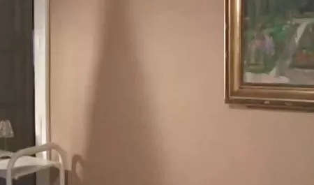 रेडहेड दोस्त पतली लड़की की बालों वाली बिल्ली को चाटता है सेक्सी इंग्लिश मूवी सेक्सी इंग्लिश मूवी और गुदा मैथुन करता है