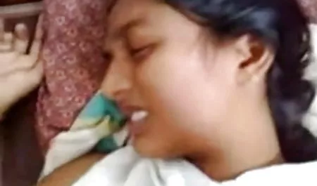 गोरा को एक कारण मिला, और वह सेक्सी फुल मूवी इंग्लिश सेक्स करने के लिए बॉस के घर आया