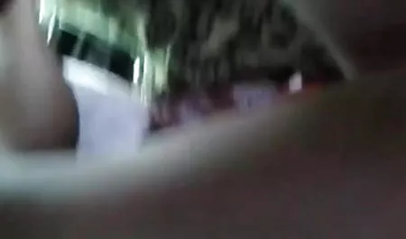 यार एक एशियाई लड़की को चोदता है और उसके मूवी सेक्सी इंग्लिश फिल्म मुंह में सह डालता है