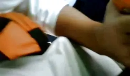 खूबसूरत लड़की इंग्लिश सेक्सी पिक्चर फुल मूवी वेब कैमरा पर बिल्ली लाड़ प्यार करता है