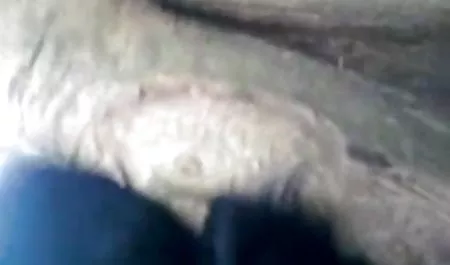 एक ऐसी काली औरत के साथ चुदाई जिसके बड़े स्तन उसके गुण थे। मोज़ा में काली लड़की एक डिक की सवारी करती सेक्सी इंग्लिश सेक्सी मूवी है और शानदार रूप से चुदाई करती है