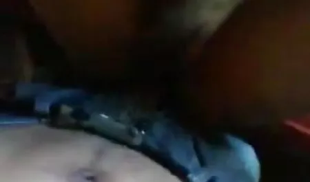 एक मालिश चिकित्सक के इंग्लिश मूवी फिल्म सेक्स कुशल हाथों के तहत, यहां तक ​​कि एक स्टंप भी