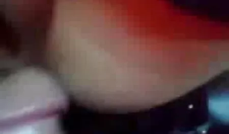 बड़े स्तन के साथ इंग्लिश सेक्सी मूवी वीडियो में कुतिया हमेशा शराब के लिए तैयार है
