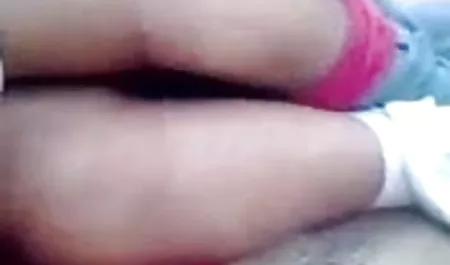 गोरा ट्रंक इंग्लिश में सेक्सी मूवी से सभी सह चूसने एक गहरी blowjob देता है