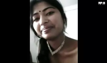 गुलाबी अधोवस्त्र में शांत इंग्लिश फिल्म फुल सेक्सी बच्चा