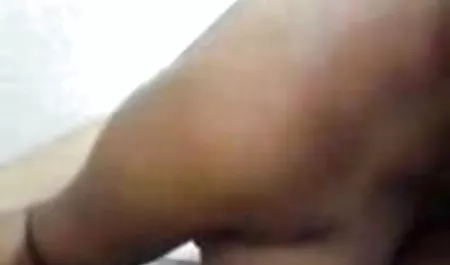 सेक्सी सुंदर इंग्लिश सेक्सी पिक्चर फुल मूवी एक युवा tanned श्यामला fucks