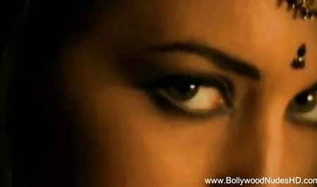 भावुक सेक्सी काली महिला जैस्मीन डेलेन सेक्सी बीएफ इंग्लिश फिल्म एक अच्छा blowjob देती है