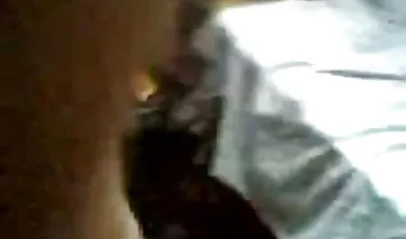बेब एक केला खाता इंग्लिश हिंदी सेक्स मूवी है और उसके साथ उसकी बिल्ली हस्तमैथुन करता है