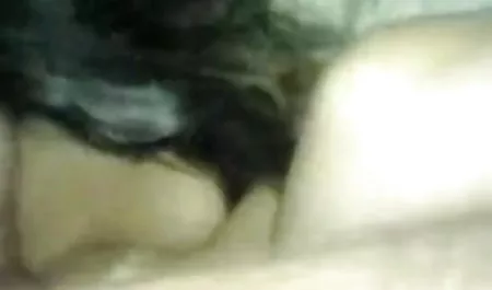 सफेद स्टालियन ने एक शानदार, रसीले काले आदमी सेक्सी हॉट इंग्लिश मूवी को मजबूती से थका दिया