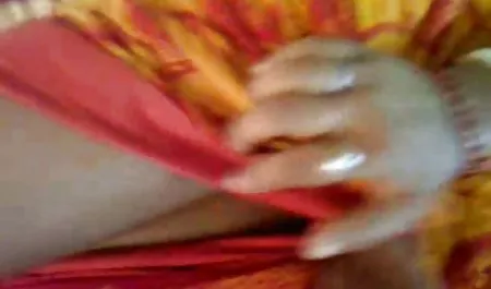 कामुक लाल अधोवस्त्र में गर्म श्यामला उसके सेक्सी इंग्लिश मूवी सेक्सी इंग्लिश मूवी बड़े स्तन और रसदार निपल्स और उंगली उसे सींग का बना हुआ बिल्ली प्यार करता है