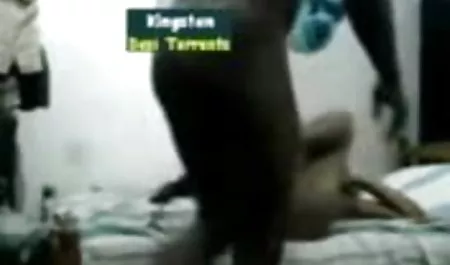लड़की ने वेब कैमरा चालू किया सेक्सी मूवी इंग्लिश पिक्चर और तड़के उसकी चूत को सहलाया