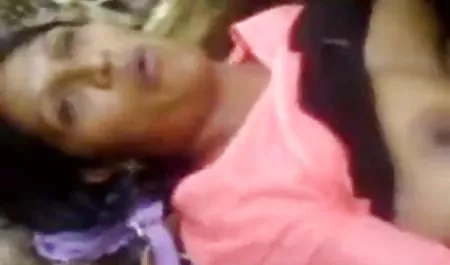 बड़े स्तन के साथ सुनहरे हिंदी सेक्सी मूवी इंग्लिश बालों वाली बिल्ली