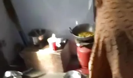धोया, मुंडा और एक सेक्सी फुल मूवी इंग्लिश चिकनी बिल्ली के साथ खेलते हैं