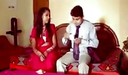 सेक्सी एशियाई समलैंगिकों में रहने वाले कमरे में फुल इंग्लिश मूवी सेक्सी गड़बड़ हो जाता है और एक संभोग सुख मिलता है