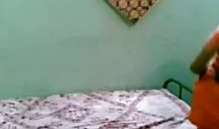 बड़ी सेक्स मूवी इंग्लिश फिल्म नर्स खिलौनों से खेलती है