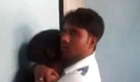 निविदा, इंग्लिश सेक्सी वीडियो मूवी सेक्सी बेब बाहर गड़बड़ हो जाता है और मोटे तौर पर डिक बेकार है