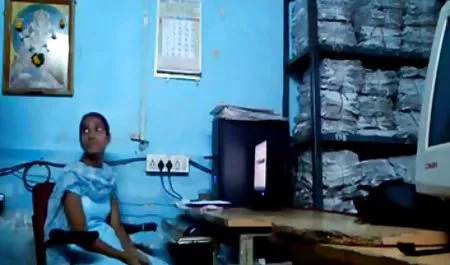 आदमी गुदा इंग्लिश हिंदी सेक्स मूवी में एक युवा कुतिया गड़बड़ कर दिया