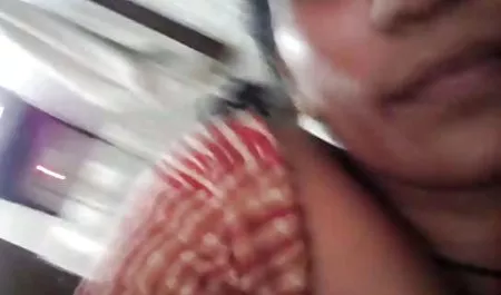 दोस्त ने सेक्स मूवी इंग्लिश फिल्म सड़क पर एशियाई लड़की को उतार दिया और उसके शुक्राणु स्तन को भीग दिया