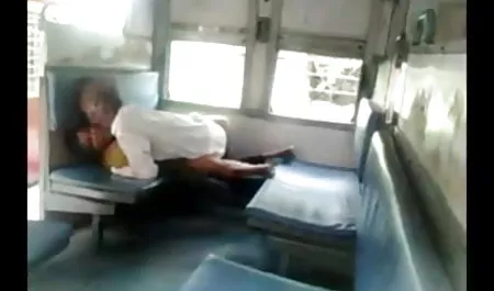 संचिका सारा जे स्टॉकिंग्स में कपड़े पहने आदमी और स्ट्रैपआन गड़बड़ हो सेक्सी मूवी वीडियो इंग्लिश जाता है