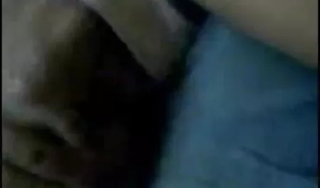सुंदर श्यामला एक blowjob के साथ उसके सेक्सी प्रेमी जागता है इंग्लिश मूवी फिल्म सेक्स और उसे fucks