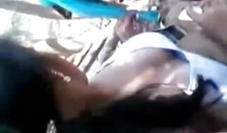 एक लाल फूहड़ से सेक्सी बीएफ इंग्लिश फिल्म कैमरे पर स्ट्रिपटीज और हस्तमैथुन