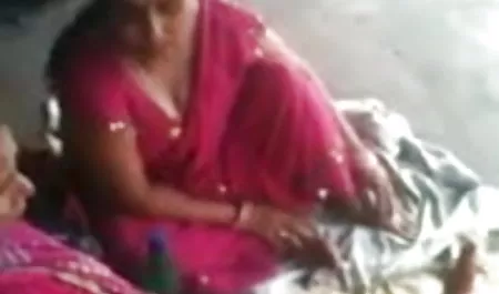 अनहोनी बस्टी कुतिया एक फालिमिनेटर सेक्सी फुल मूवी इंग्लिश के साथ हस्तमैथुन करती है
