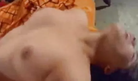 पैनकेक मोज़े में एक लड़की, लगभग एक युवा लड़के के नीचे मोज़ा, कुल्हाड़ी और कराहना पसंद करती है, वह एक बड़े और सुंदर सदस्य इंग्लिश मूवी सेक्सी वीडियो के साथ एक मुल्टो है, उसकी वृद्धि की गति बनाता है और वह उस पर ग्लाइड करती है