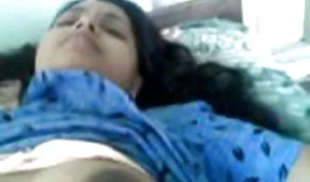 दादी खुद को सेक्सी इंग्लिश मूवी वीडियो खुश करती हैं