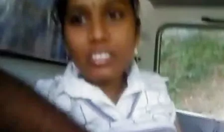 भावुक सुंदर समलैंगिकों आलिया और लोटस लेन सोफे पर इंग्लिश मूवी सेक्सी मूवी एक दूसरे को बकवास करते हैं