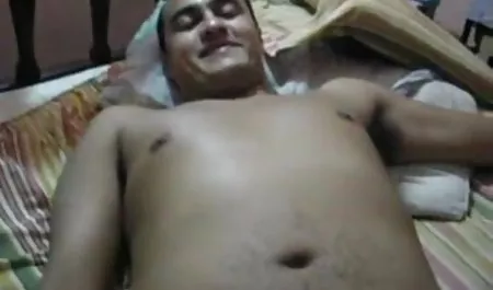 परिपक्व आदमी एक परिपक्व busty गोरा fucks सेक्सी हॉट इंग्लिश मूवी और उसे बिल्ली चाट