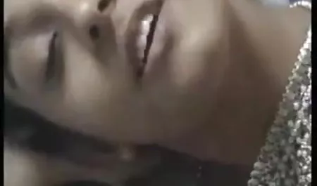 एक किसान को यह पसंद है जब उसकी पत्नी दूसरों के द्वारा, उसकी आँखों के सामने चुदाई की जाती है। इस बार एक बड़ा डिक वाला एक बाघ अपनी दरार वाली इंग्लिश सेक्सी मूवी हिंदी में पत्नी को सभी दरारों में गिराता है, और वह हमेशा की तरह, घड़ियाँ और हस्तमैथुन करता है