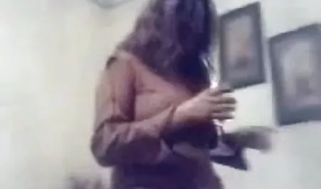 चिंतित पिकापर ने सुंदरता को छीन लिया इंग्लिश सेक्सी मूवी ऑनलाइन और उसे पैसे के लिए पार्क में गड़बड़ कर दिया