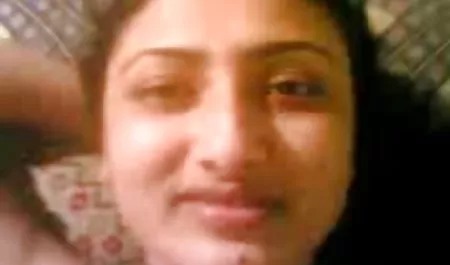 युवा लड़का तुरंत हरे लॉन पर आराम करने के लिए तीन स्वादिष्ट सुंदरियों को लाता है और देखा इंग्लिश सेक्सी फिल्म फुल है कि कैसे गंदी टहनियाँ एक-दूसरे के उत्तेजित प्यूज़ों को मीठे रूप से चाटती हैं, कमबख्तों को गड़बड़ करती हैं