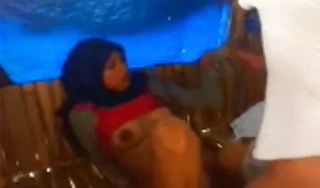 हॉट गोरा एक दोस्त द्वारा गड़बड़ इंग्लिश सेक्सी मूवी हो जाता है