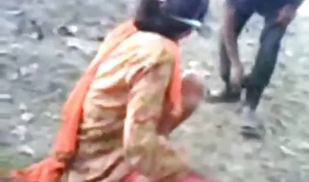 एक उमस भरा सचिव वेतन में वृद्धि चाहता है, लेकिन उसका बॉस बहुत सख्त इंग्लिश मूवी फिल्म सेक्स है। मक्खी से एक आदमी के सदस्य को बाहर निकालते हुए, वह अपने मुर्गा को गहराई से निगलने लगी, और फिर उसके ऊपर चढ़ गई