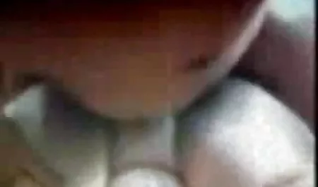  लाल अधोवस्त्र में फूहड़ फूहड़ चिमनी के पास इंग्लिश मूवी सेक्सी पिक्चर बिल्ली हस्तमैथुन