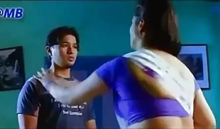 ब्रांडी इंग्लिश सेक्सी मूवी फिल्म लियोन अपने पति के डिक को चूसती है