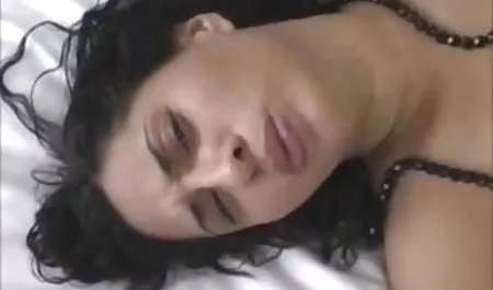 सेक्सी बेब एक बूढ़े आदमी की मालिश करता है और अपने सींग का मुर्गा सवारी करता है इंग्लिश सेक्सी मूवी इंग्लिश