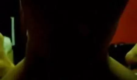 यह सब एक blowjob से शुरू होता है, फिर वे क्लासिक सेक्स की ओर बढ़ते हैं और अंत में, लड़की को गुदा सेक्स की आवश्यकता होती है। वे कुछ गुदा पोज़ बदलते हैं। फिर लड़की इंग्लिश की सेक्सी मूवी उस समय अंडकोष को चाटती है, जब लड़का हस्तमैथुन करता है और उसके चेहरे पर चोट करता है
