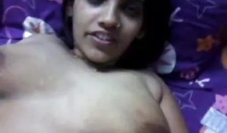 दो दोस्त वास्तव में बकवास करना चाहते थे, और एक सुनसान सड़क के किनारे कार रोककर, अपनी पत्नियों को हुड पर फेंक दिया और उन्हें सभी दरारें फाड़नी शुरू सेक्सी मूवी इंग्लिश में कर दीं, न कि किसकी पत्नी