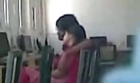लाल बालों वाली एक पतली सुंदर महिला खुद को हर किसी को बकवास करने के लिए देती है और अब वह एक बड़े आदमी के सदस्य पर कूदती है, सेक्सी इंग्लिश मूवी सेक्स में अनुभव करती है, वह उसे विभिन्न पोज में चोदती है और उसे बताती है कि उसे कैसे व्यवहार करना है