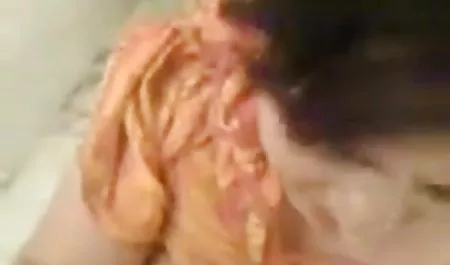 एक वयस्क चाचा ने अपने युवा पड़ोसी को इंग्लिश फिल्म सेक्सी मूवी पैसे के लिए सेक्स की पेशकश की। लड़की को वास्तव में पैसे की जरूरत थी, इसलिए वह मान गई और एक blowjob देने के बाद, वह खड़ी हो गई