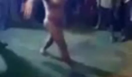 भावुक प्रेमी सेक्सी इंग्लिश मूवी सेक्सी इंग्लिश मूवी एक सेक्सी बेब fucks और गुलाबी बिल्ली में समाप्त होता है