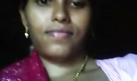 उस लड़के ने एक इंग्लिश फिल्म सेक्सी मूवी खूबसूरत गोरी को लाल गुलाब दिए और उसके लिए रोमांटिक सेक्स की व्यवस्था की