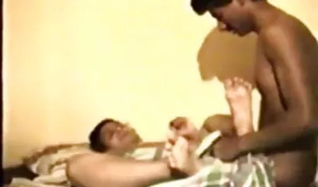 एक हिंदी इंग्लिश सेक्सी मूवी शांत श्यामला के साथ कार्यालय में कमबख्त