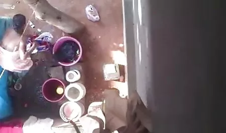 सुनहरे बालों वाली समलैंगिकों एक खेल खेलते हैं और सेक्सी वीडियो इंग्लिश मूवी pussies चाटना