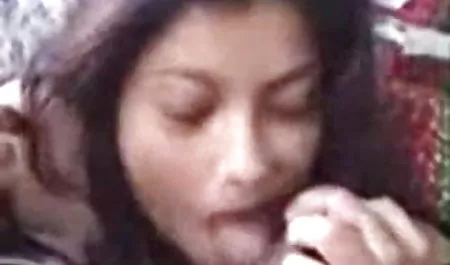 एक पल्लुस एक बिंदु में एक कुतिया में फंस गया है और दोस्त इसे प्राप्त करने की कोशिश कर रहा इंग्लिश सेक्सी मूवी ऑनलाइन है