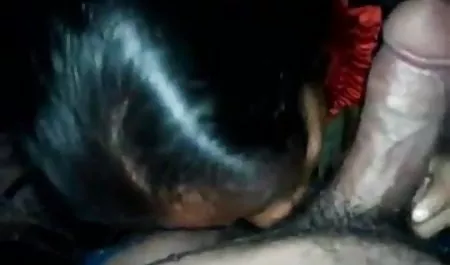 युवा निविदा श्यामला सेक्सी इंग्लिश मूवी पिक्चर आदमी के होंठों को चूमती है और गड़बड़ हो जाती है