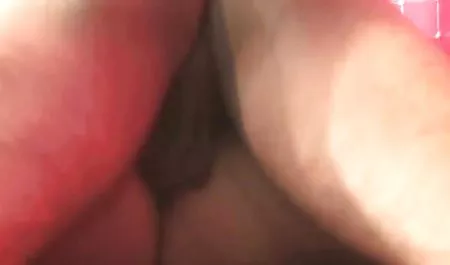 बेबी सेक्सी मूवी इंग्लिश ने अपनी मुंडा चूत को सहलाया